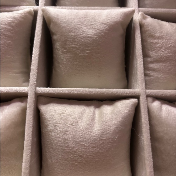 Jewelry Bracelet organizer-Soft Pink Velvet Cushions-like new - Picture 2 of 4